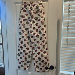 Wrangler White Pants with Red and Black Print